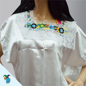 Huipil Yucateco